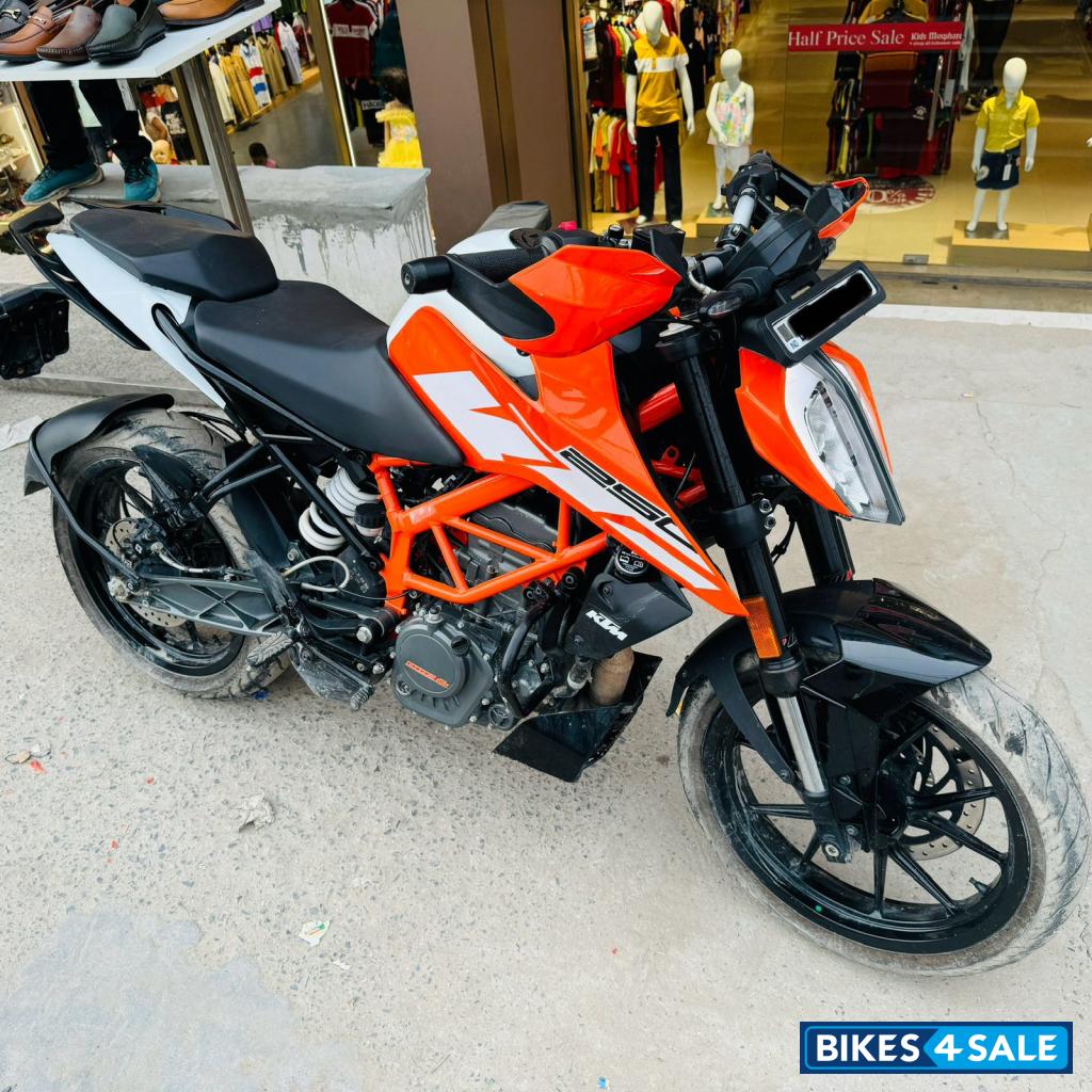 KTM Duke 125