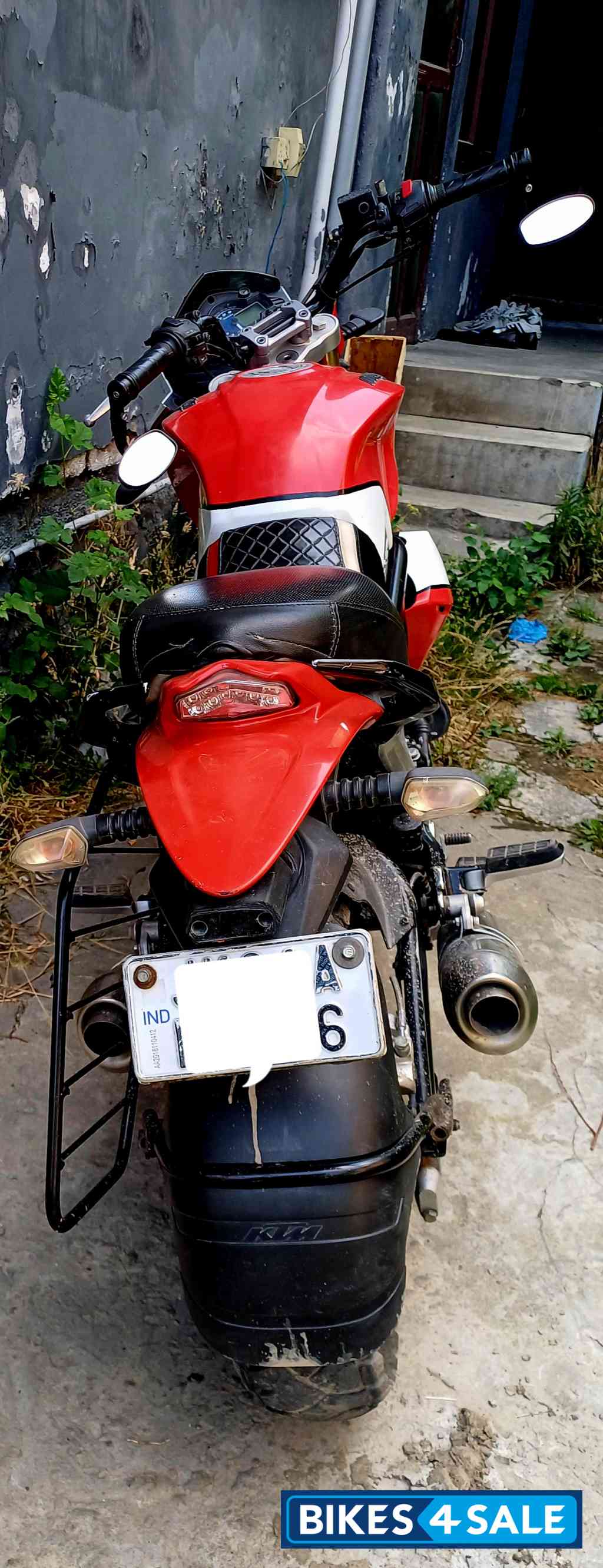 Mahindra Mojo XT 300