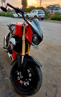 Mahindra Mojo XT 300