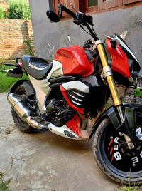 Mahindra Mojo XT 300