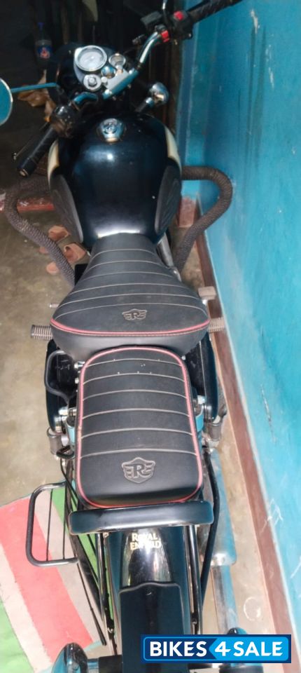 Black Royal Enfield Classic 350 BS VI