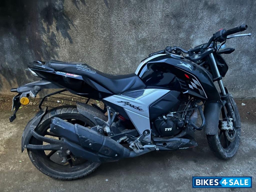 Black TVS Apache RTR 160 4V
