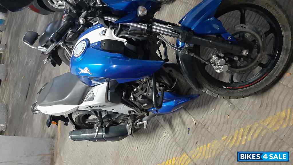 Blue TVS Apache RTR 160 4V