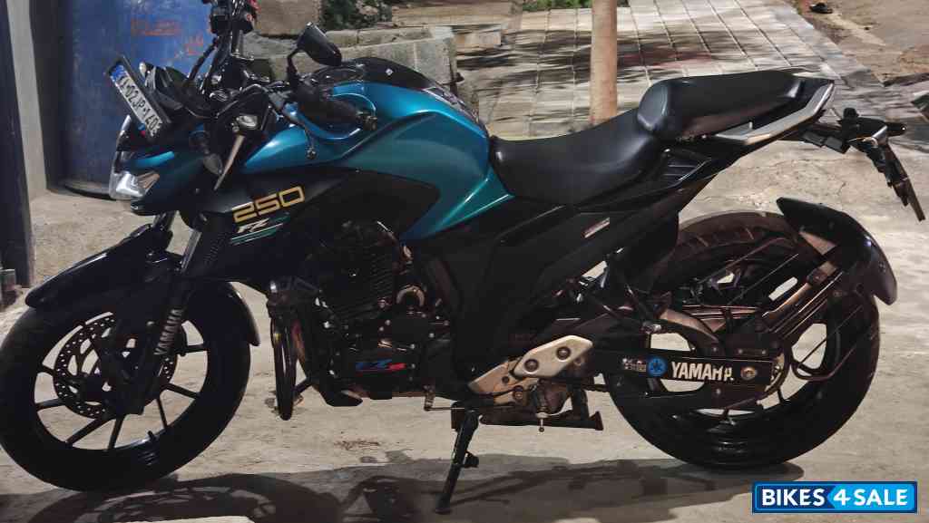 Yamaha FZS 25