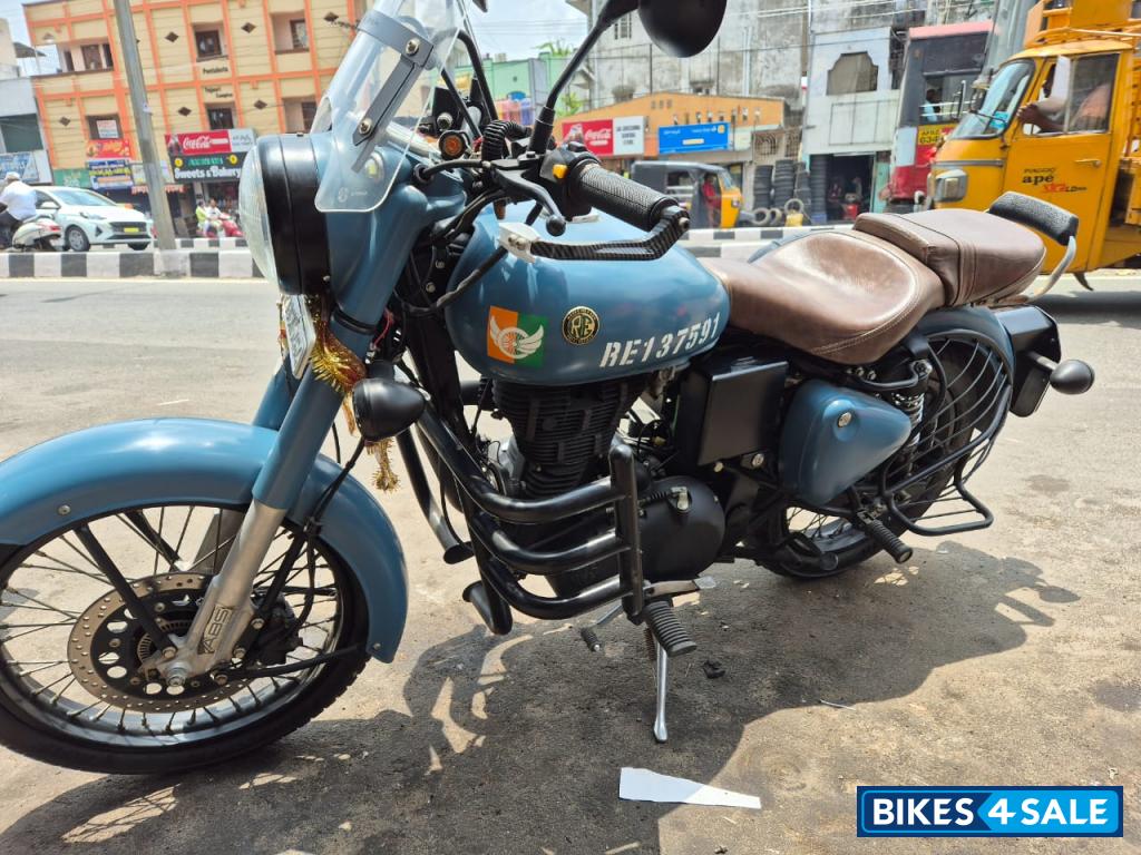 Royal Enfield Classic Signals Airborne Blue
