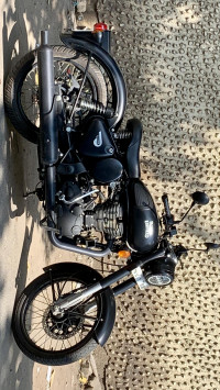 Royal Enfield Classic Stealth Black