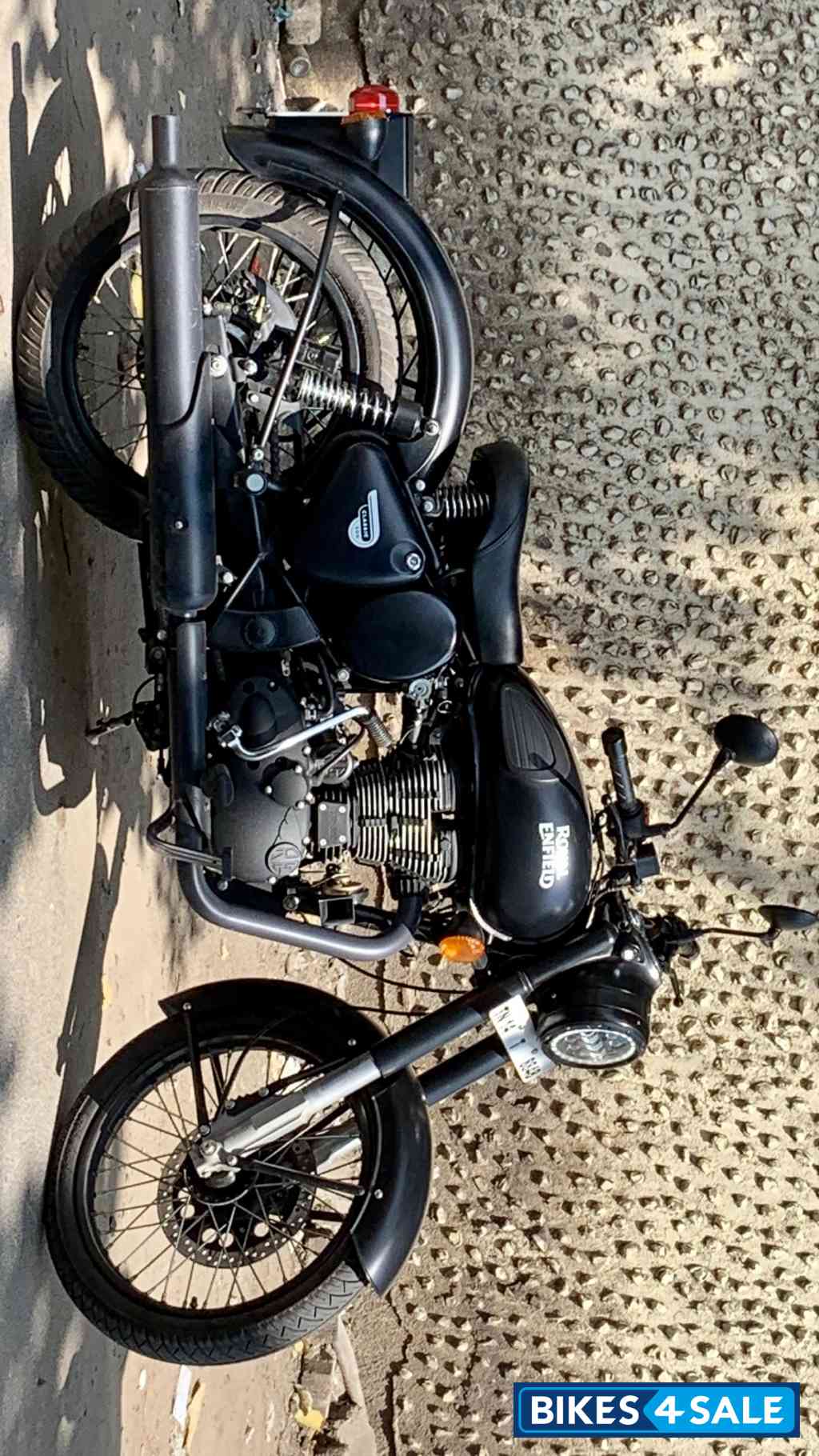 Royal Enfield Classic Stealth Black