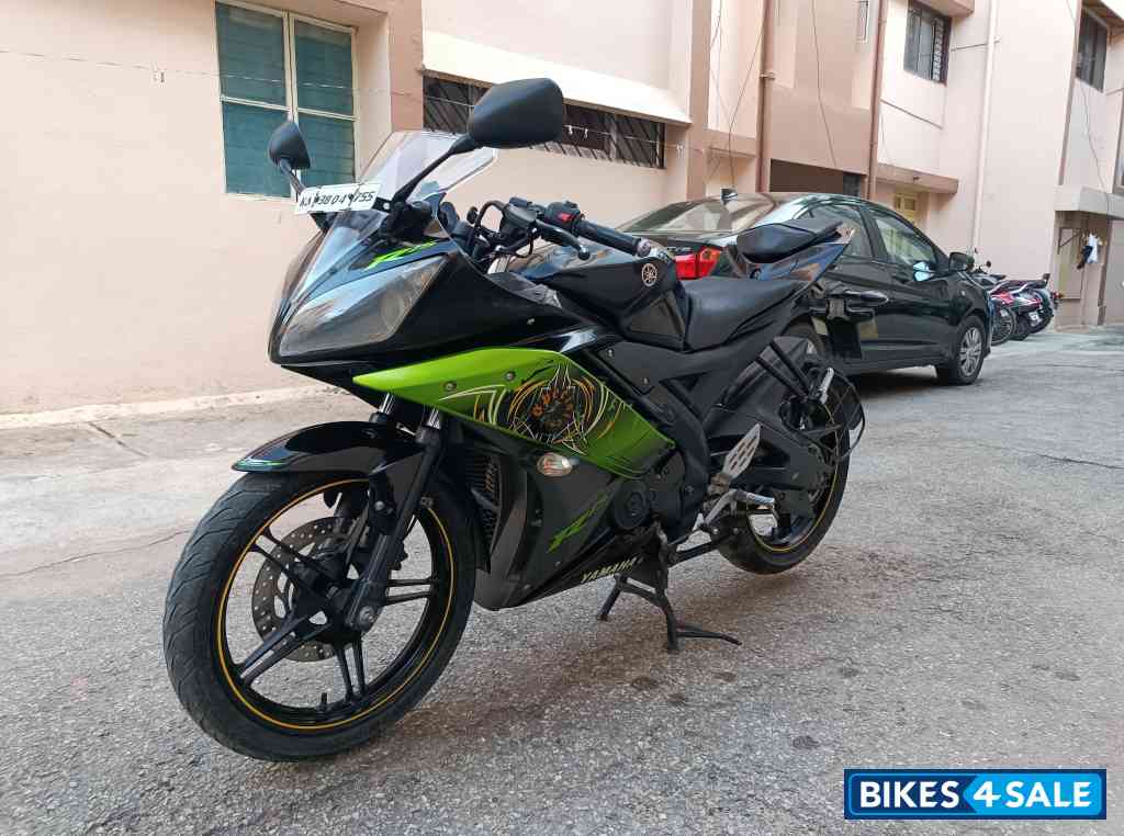 Yamaha YZF R15 V2