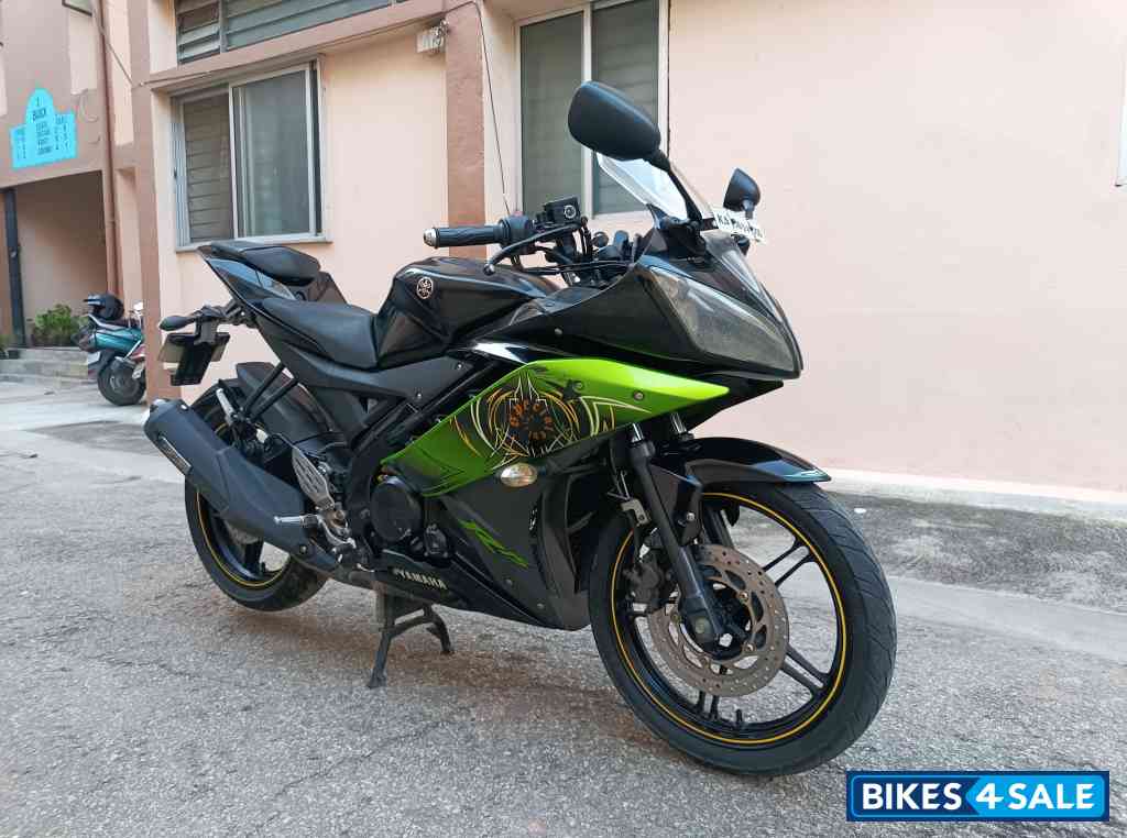 Yamaha YZF R15 V2