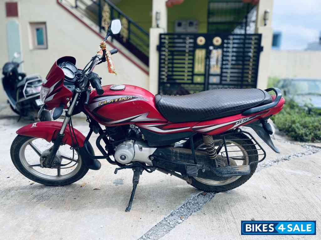 Red Bajaj Platina 100 ES