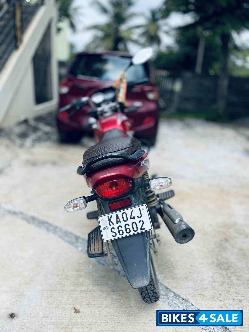 Red Bajaj Platina 100 ES