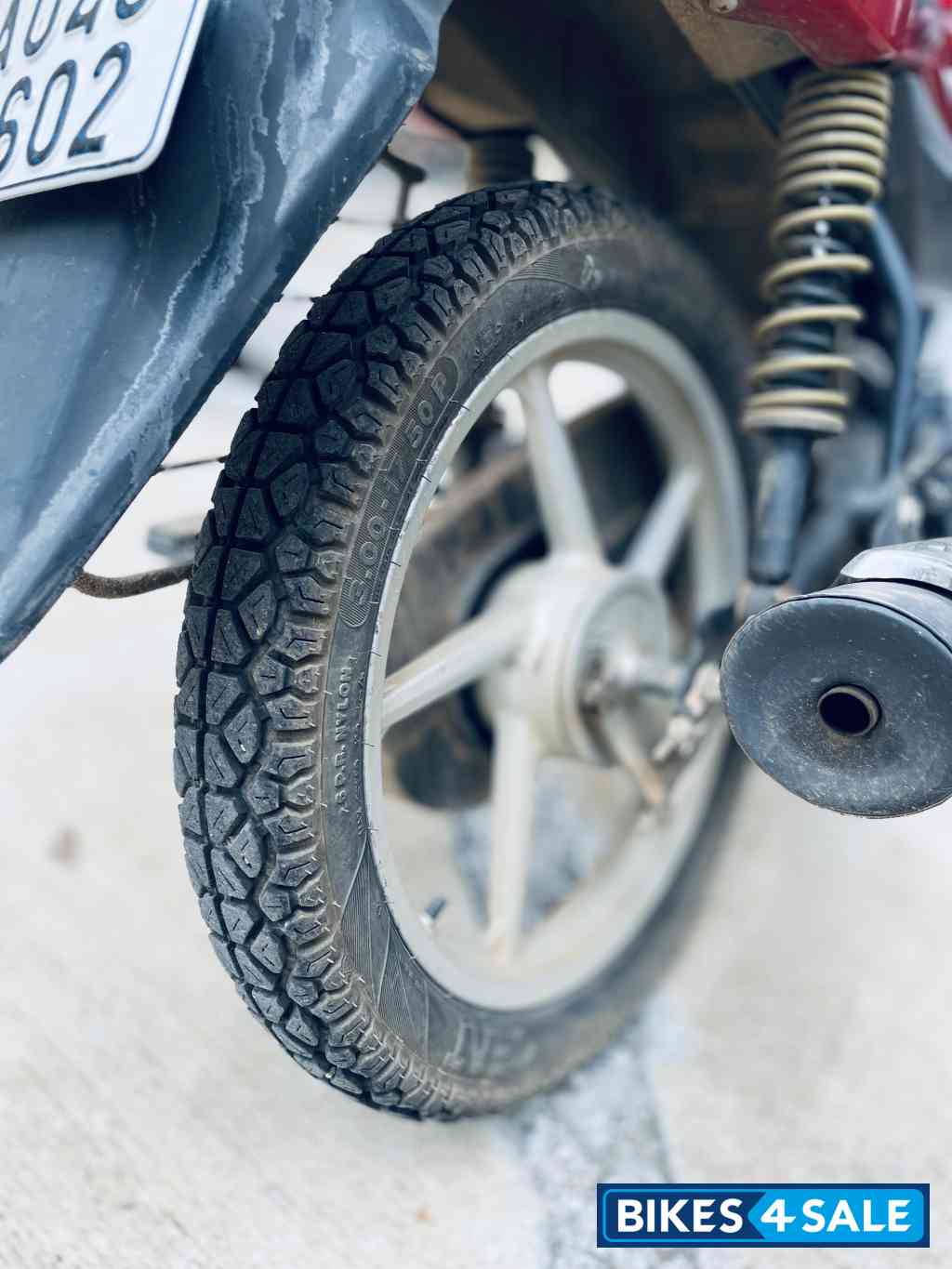 Red Bajaj Platina 100 ES