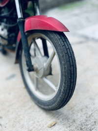 Red Bajaj Platina 100 ES