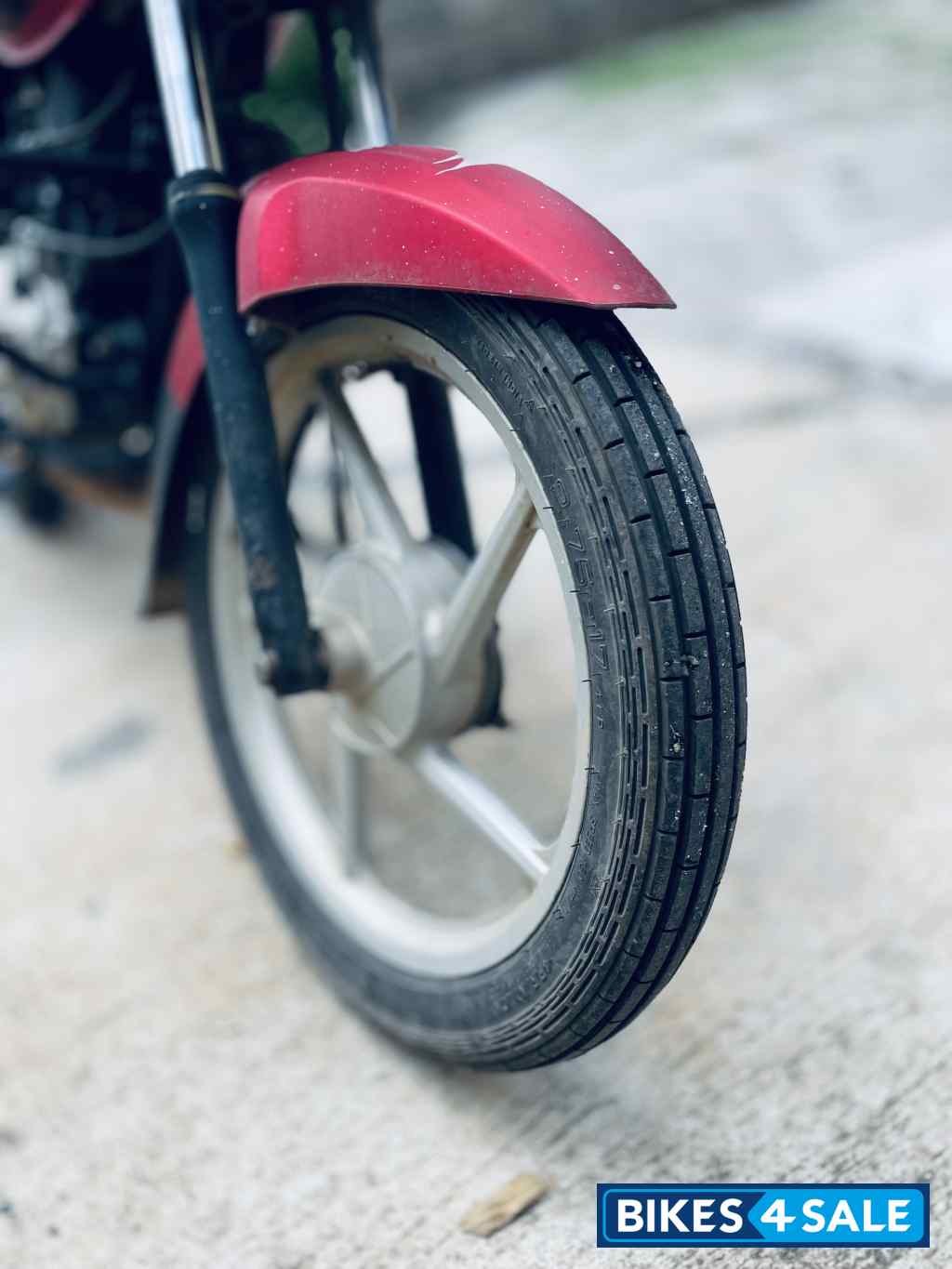 Red Bajaj Platina 100 ES