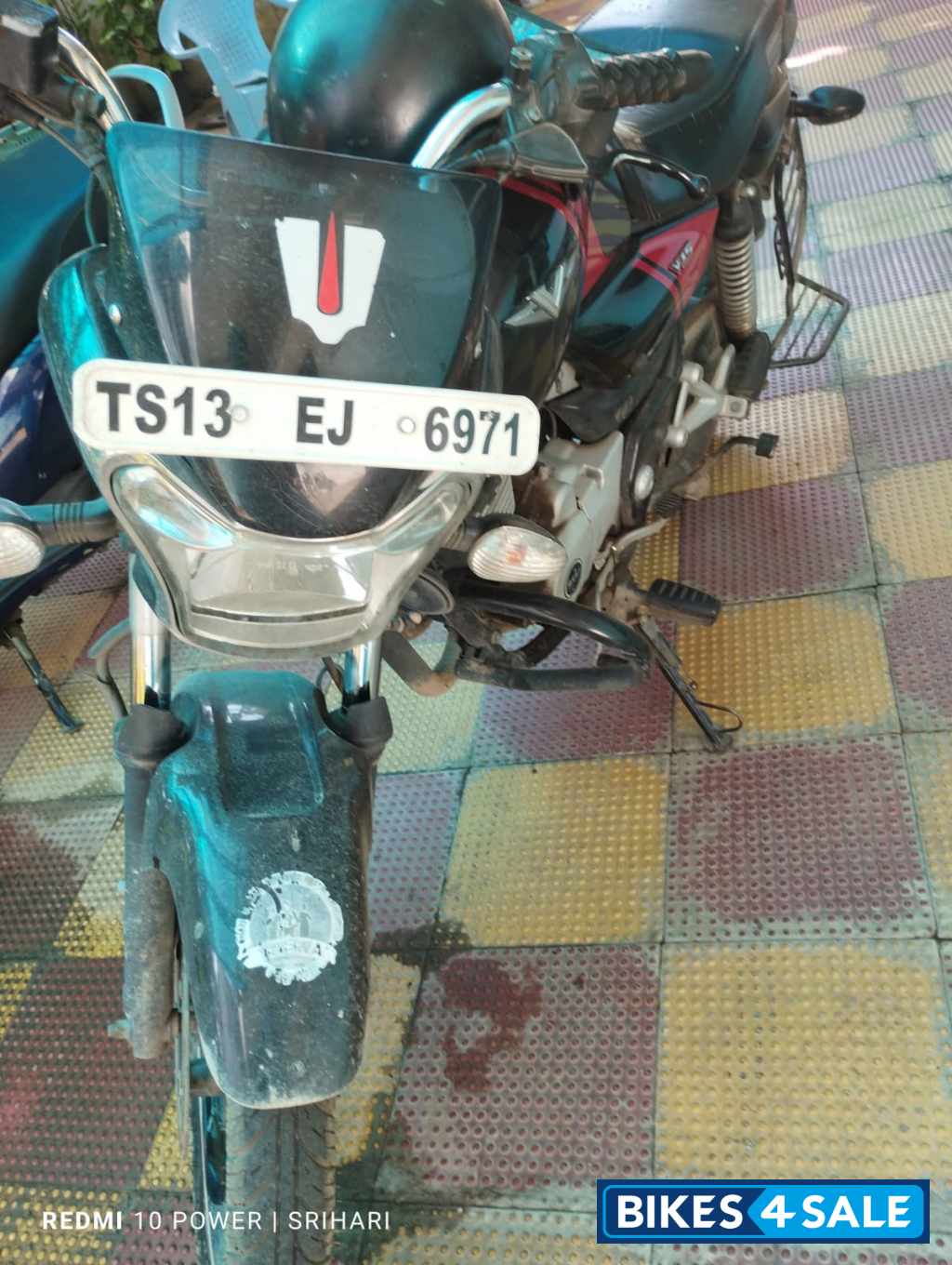 Bajaj V15