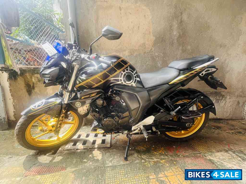 Black And Golden Yamaha FZ-S FI V2