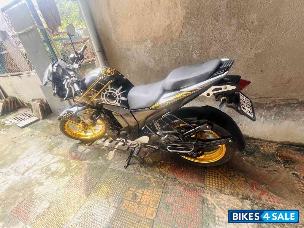 Black And Golden Yamaha FZ-S FI V2