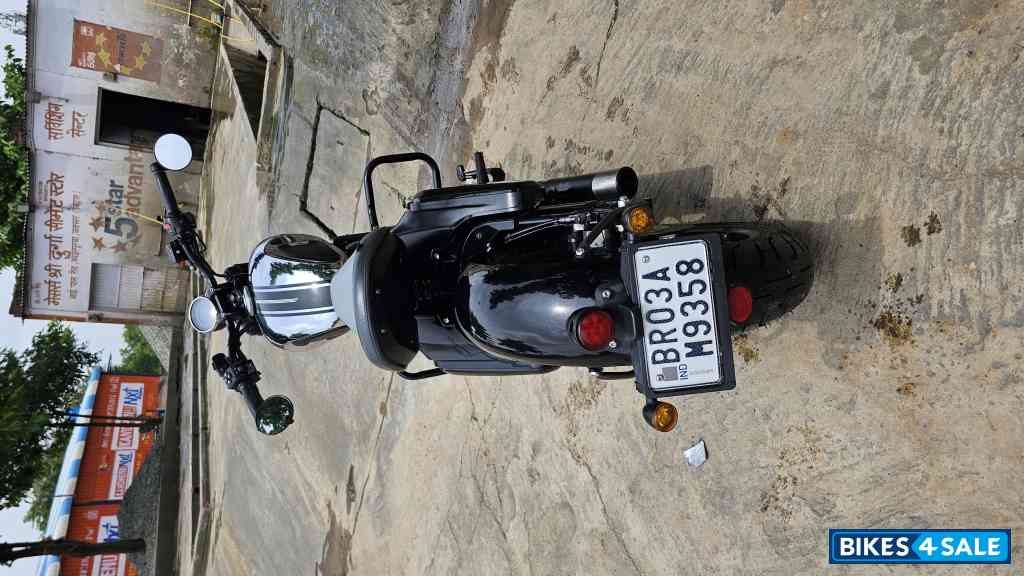 Jawa 42 Bobber Black Mirror