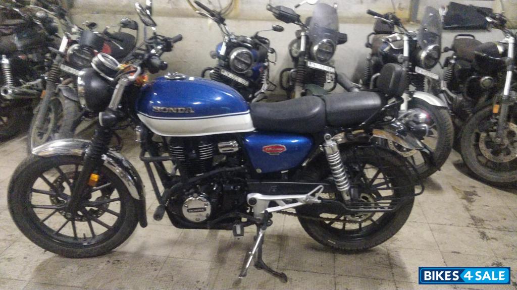 Dual Tone Honda Hness CB350 DLX Pro