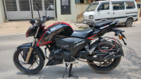 Black TVS Apache RTR 200 4V 2022