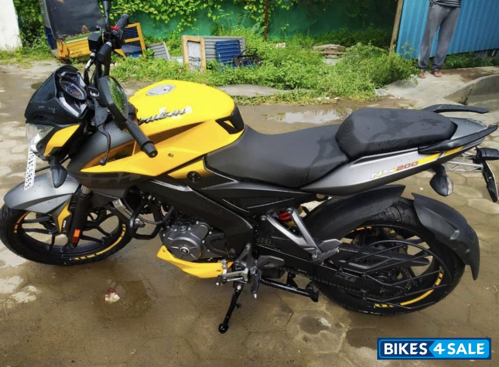 Bajaj Pulsar 200 NS