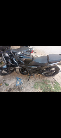 Black TVS Raider 125