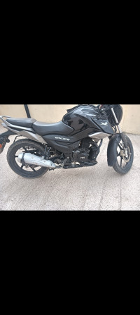 Black TVS Raider 125