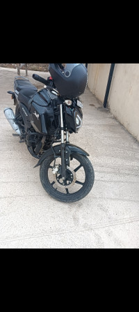 Black TVS Raider 125