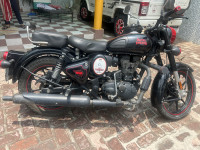 Royal Enfield Classic Stealth Black