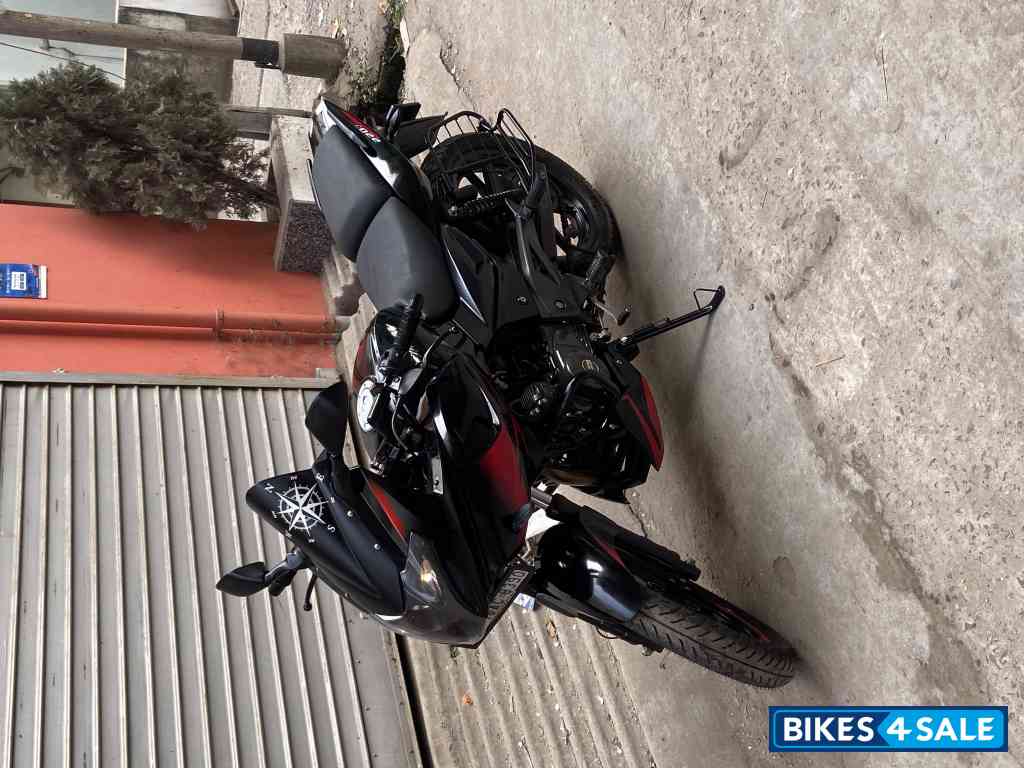 Bajaj Pulsar 220F