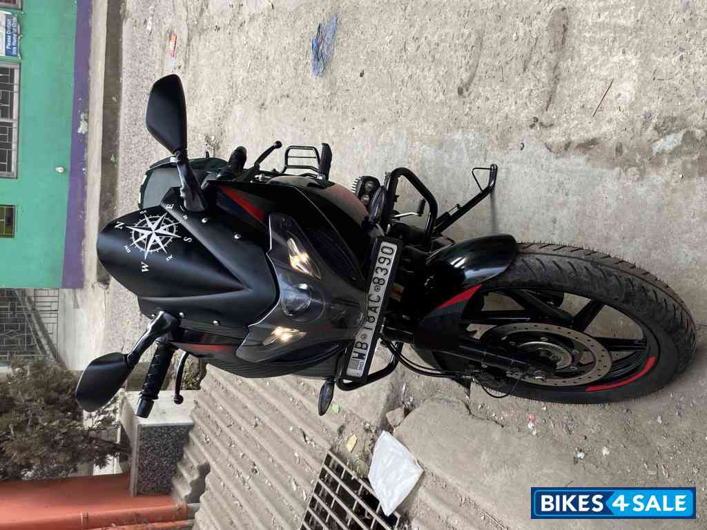 Bajaj Pulsar 220F
