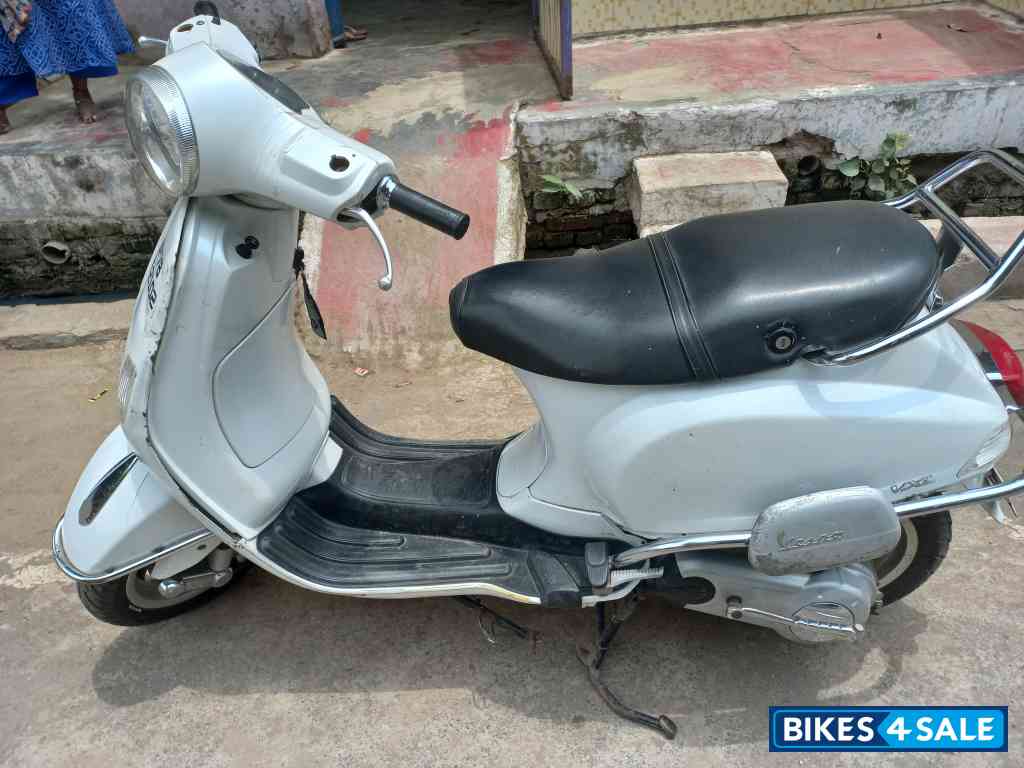 Vespa VXL 125