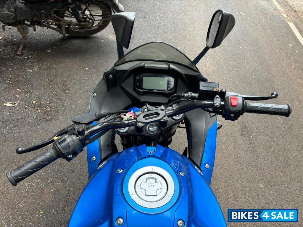 Blue Suzuki Gixxer 150
