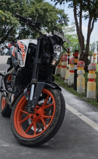 KTM Duke 125
