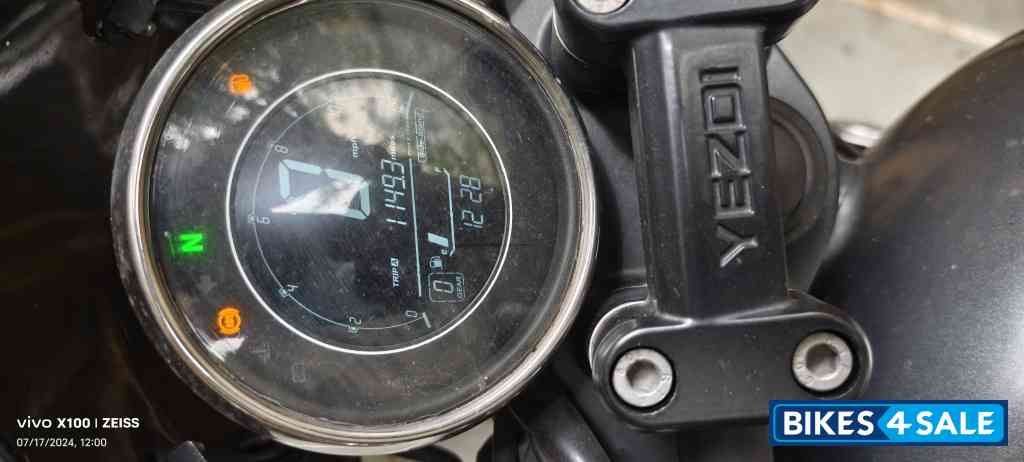 Yezdi Roadster Dark Yezdi Roadster Dark