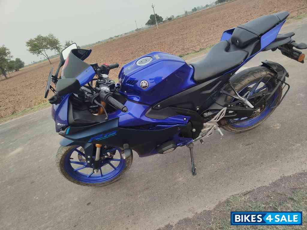 Racing Blue Yamaha R15 V4