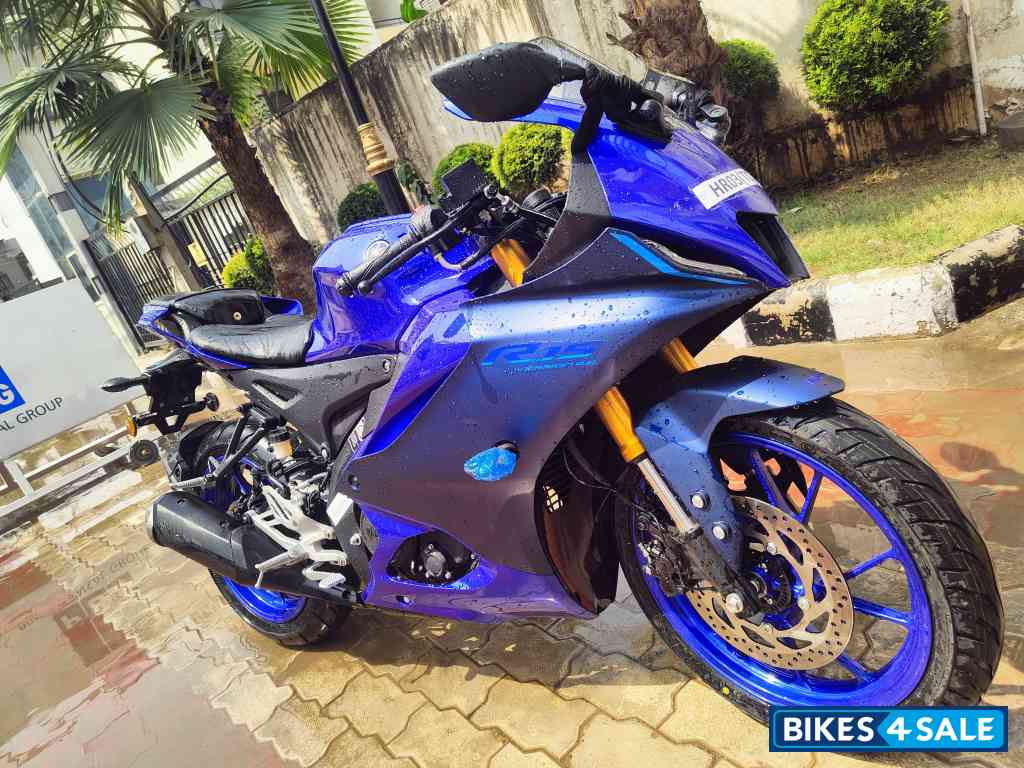 Racing Blue Yamaha R15 V4