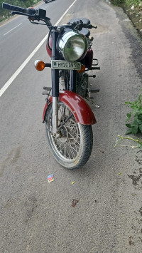 Chestnut Red Royal Enfield Classic 350