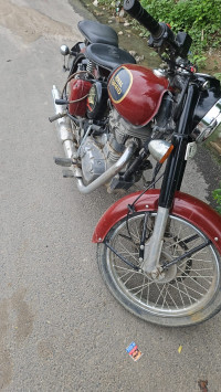Chestnut Red Royal Enfield Classic 350