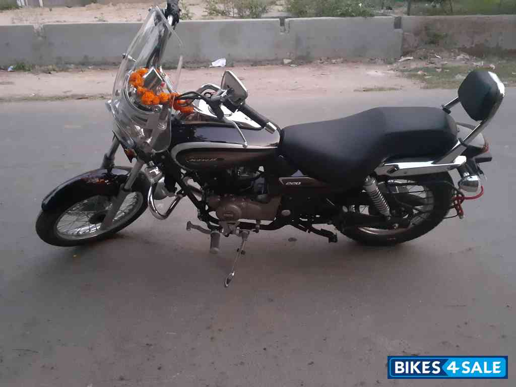 Bajaj Avenger Cruise 220