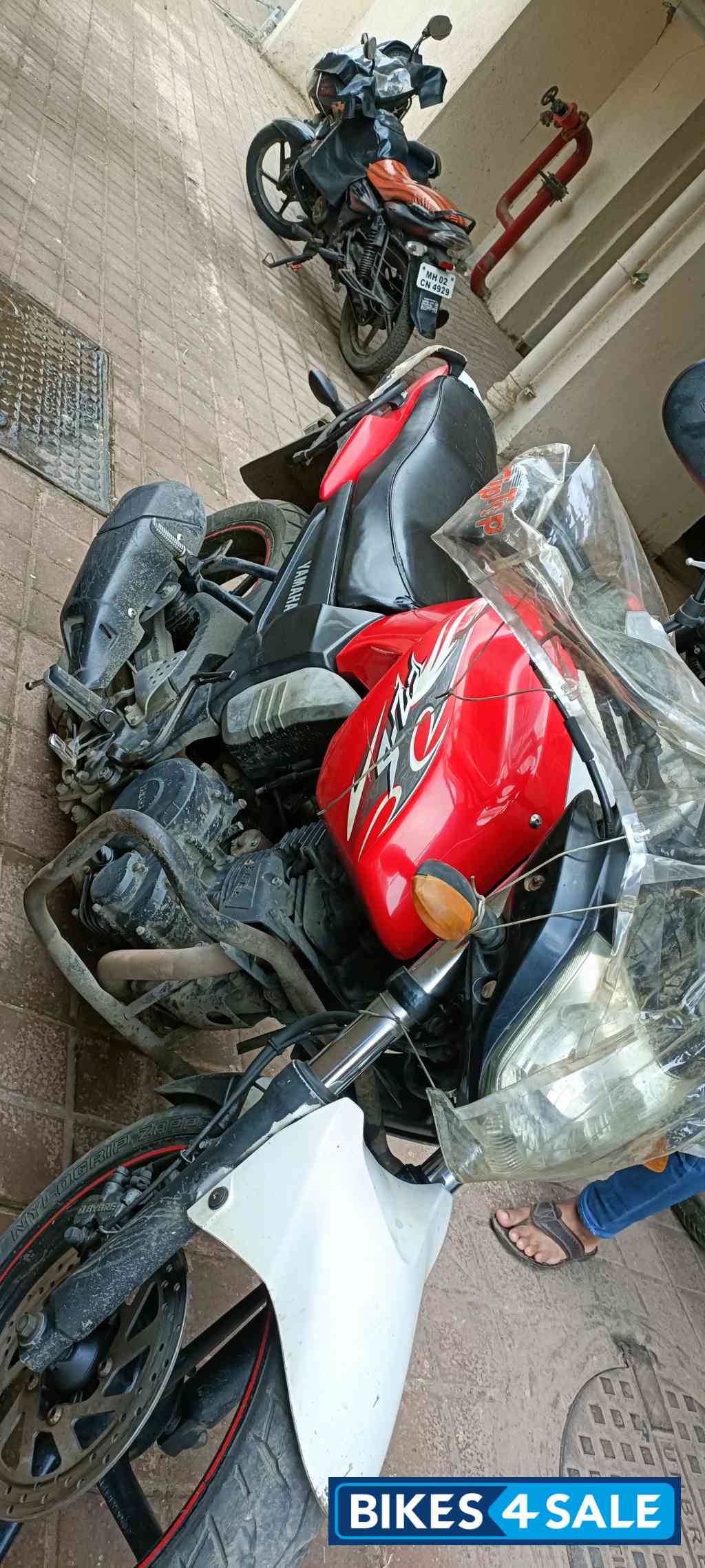 Red And White Yamaha FZ-S