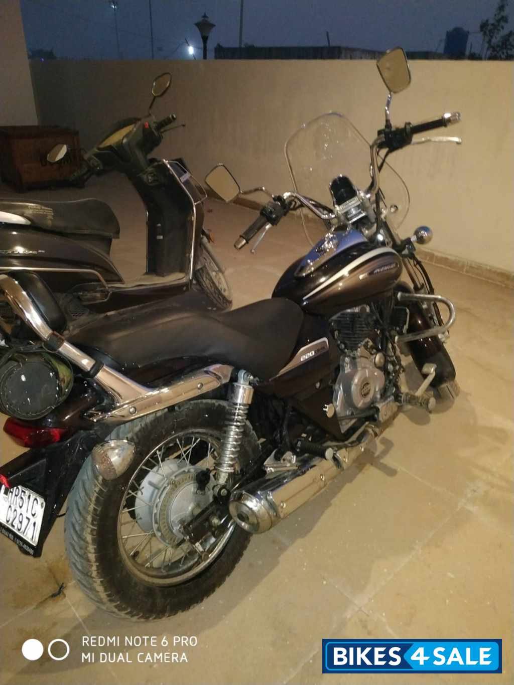Aoburn Black Bajaj Avenger Cruise 220 BS6