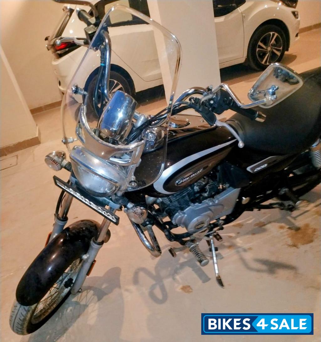 Aoburn Black Bajaj Avenger Cruise 220 BS6