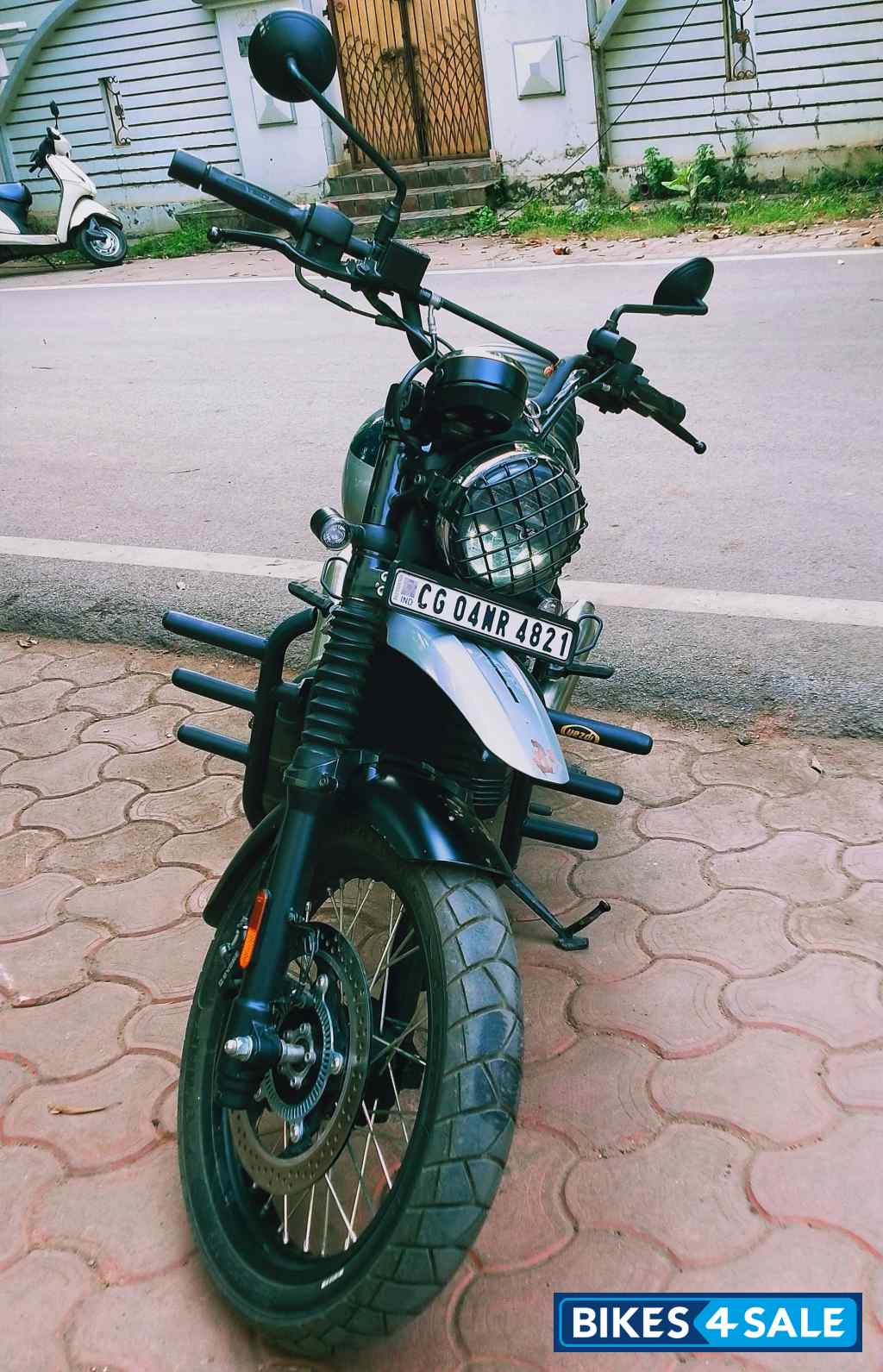 Yezdi Scrambler Dual Tone Yezdi Scrambler Dual Tone