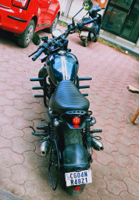 Yezdi Scrambler Dual Tone