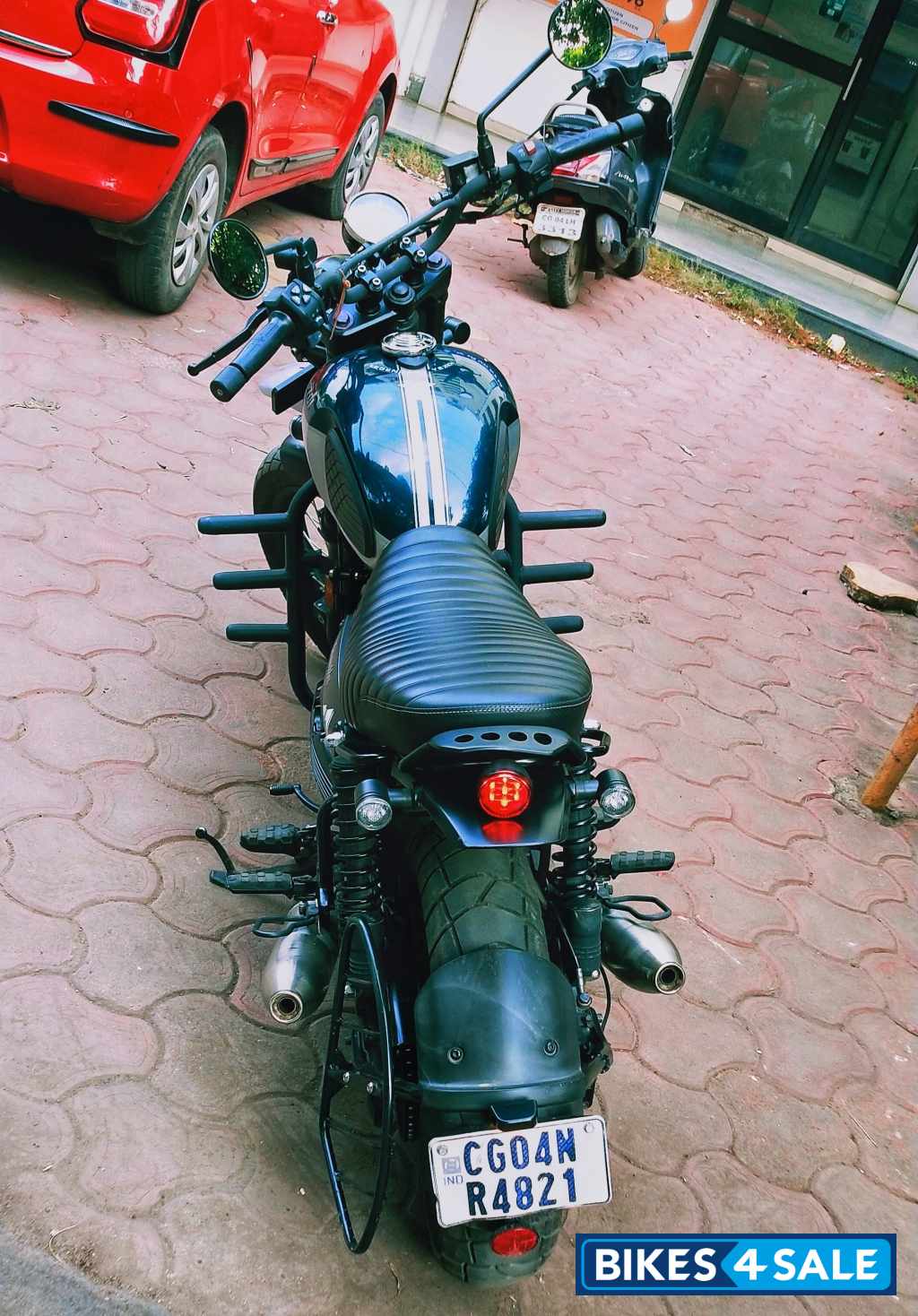 Yezdi Scrambler Dual Tone Yezdi Scrambler Dual Tone