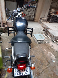 Black Royal Enfield Thunderbird 500