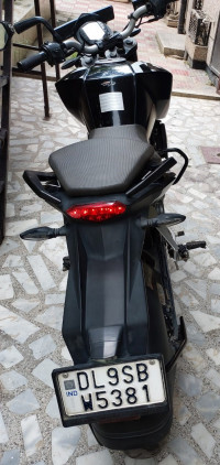 Ebony Black Met KTM Duke 200 ABS