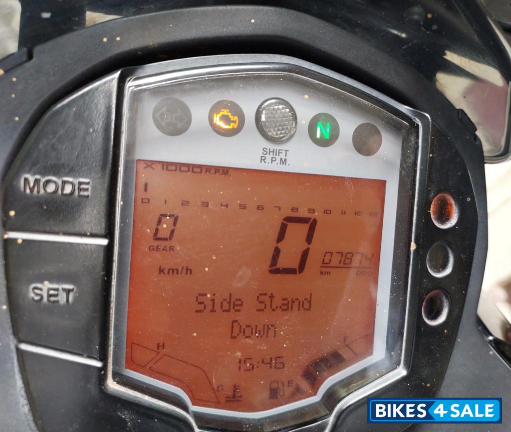 Ebony Black Met KTM Duke 200 ABS