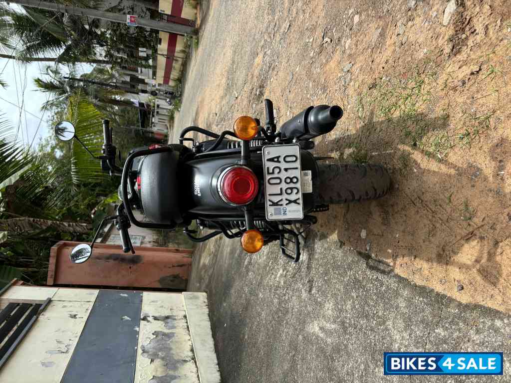 Dark Stealth Black Royal Enfield Classic 350 Dual Channel BS6